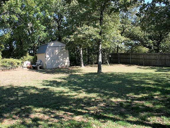 4th image of 1640 Willow Wood Dr