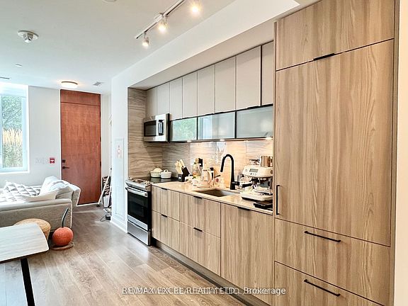 3rd image of 180 Mill St #S123