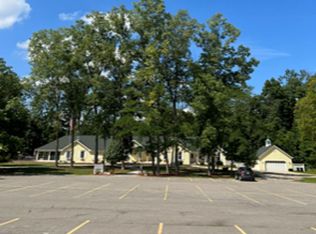 10638 N Rushton Rd, South Lyon, MI 48178