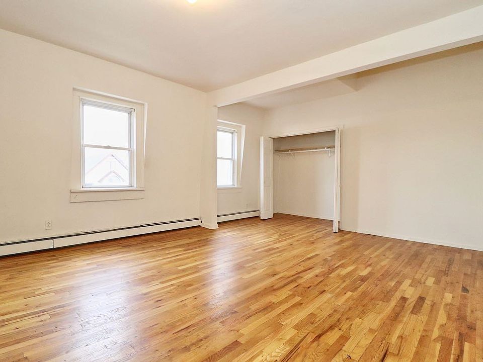 1st image of 209 Ogden Ave #3