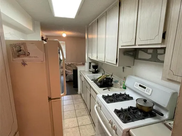 84-39 153rd Avenue #2K, Howard Beach, NY 11414