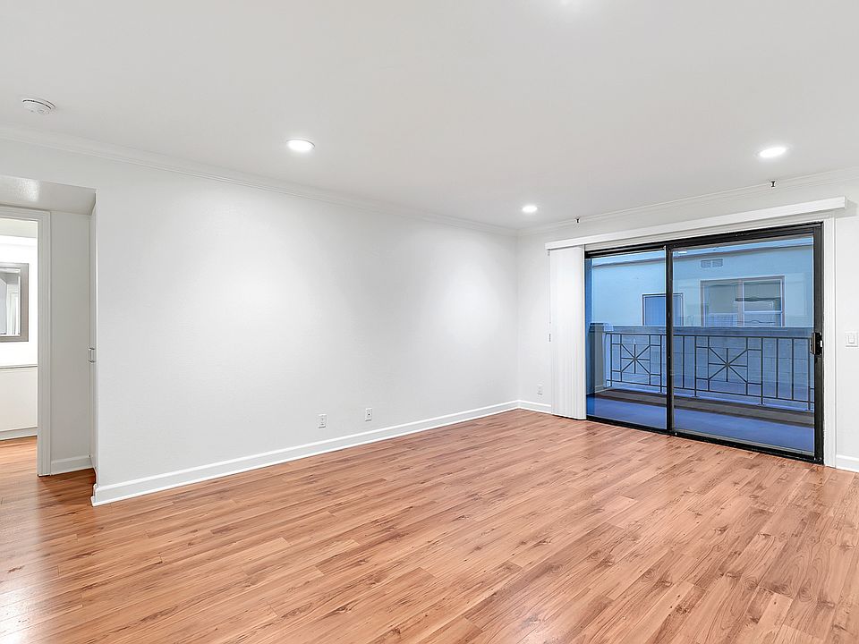 1st image of 11347 Nebraska Ave APT 105