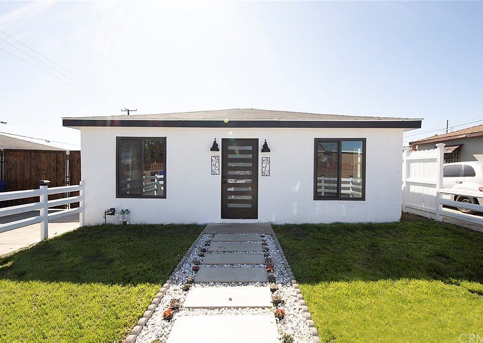 1st image of 20721 Raymond Ave