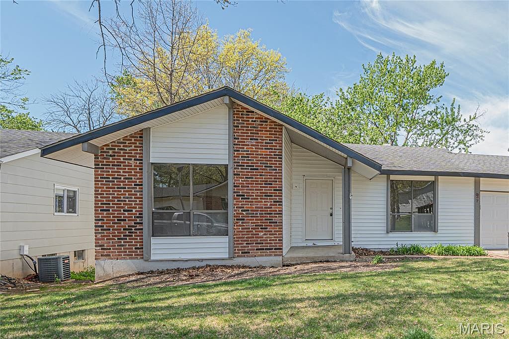 937 Napoli Dr, Ballwin, MO 63021 | Zillow