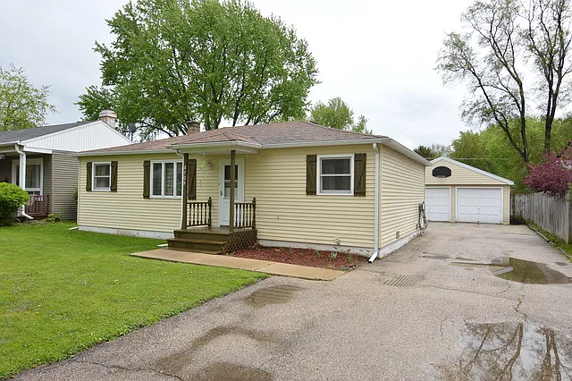 8709 Acorn Path photo 1