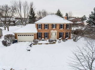 719 S River Rd, Naperville, IL 60540