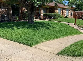 1053 Stableway Ln, Bedford, TX 76022