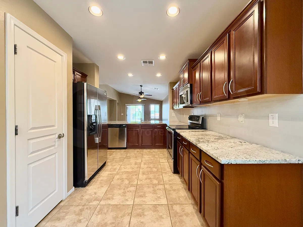 4 bed, 2.0 bath, 1735 sqft, $1,850 — Photo 4