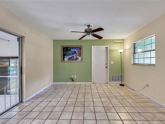 3rd image of 103 Ledbury Dr