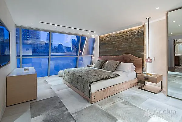 Rented by Anchor Associates | media 22