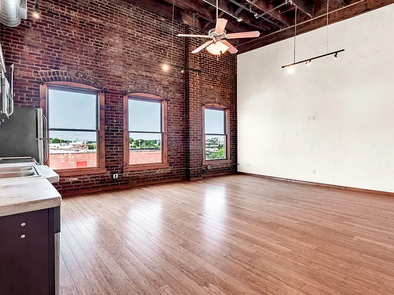 Union Biscuit Warehouse, LLC — Photo 30
