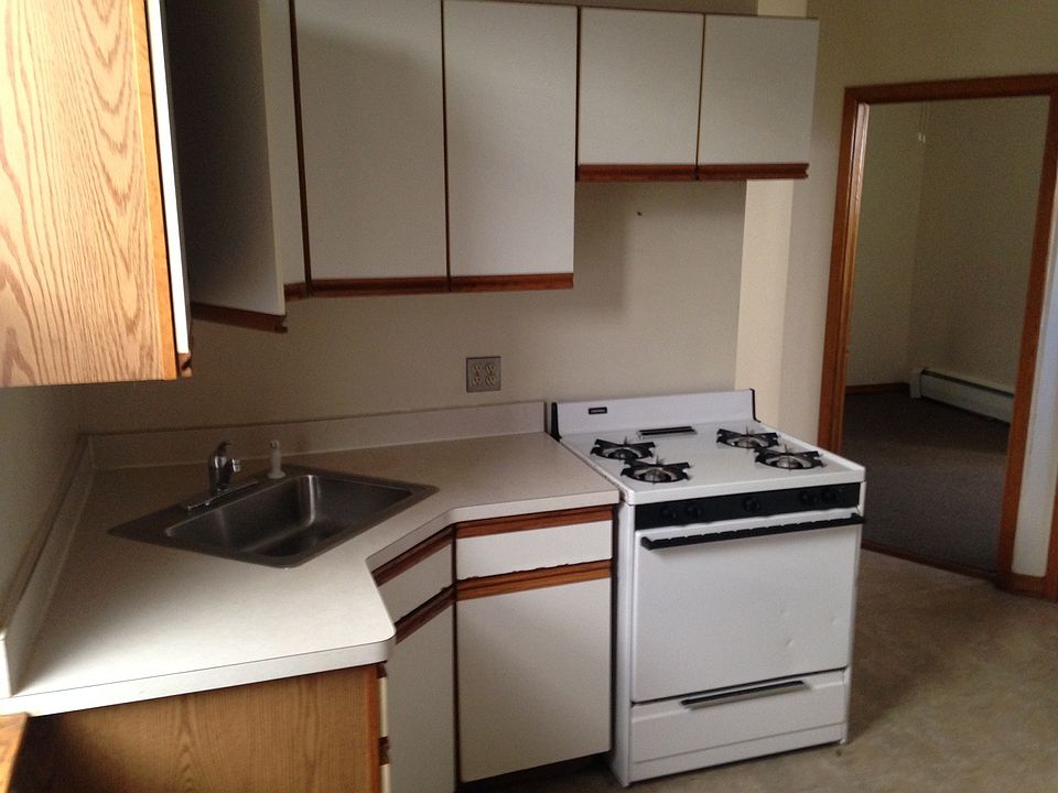 1st image of 1822 W Belmont Ave #1