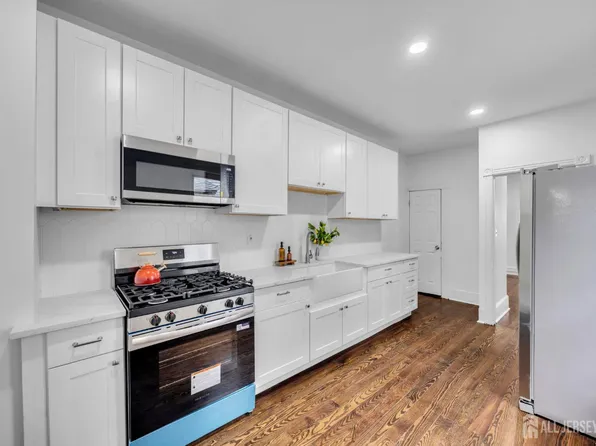 480 Stuyvesant Ave, Trenton, NJ 08618