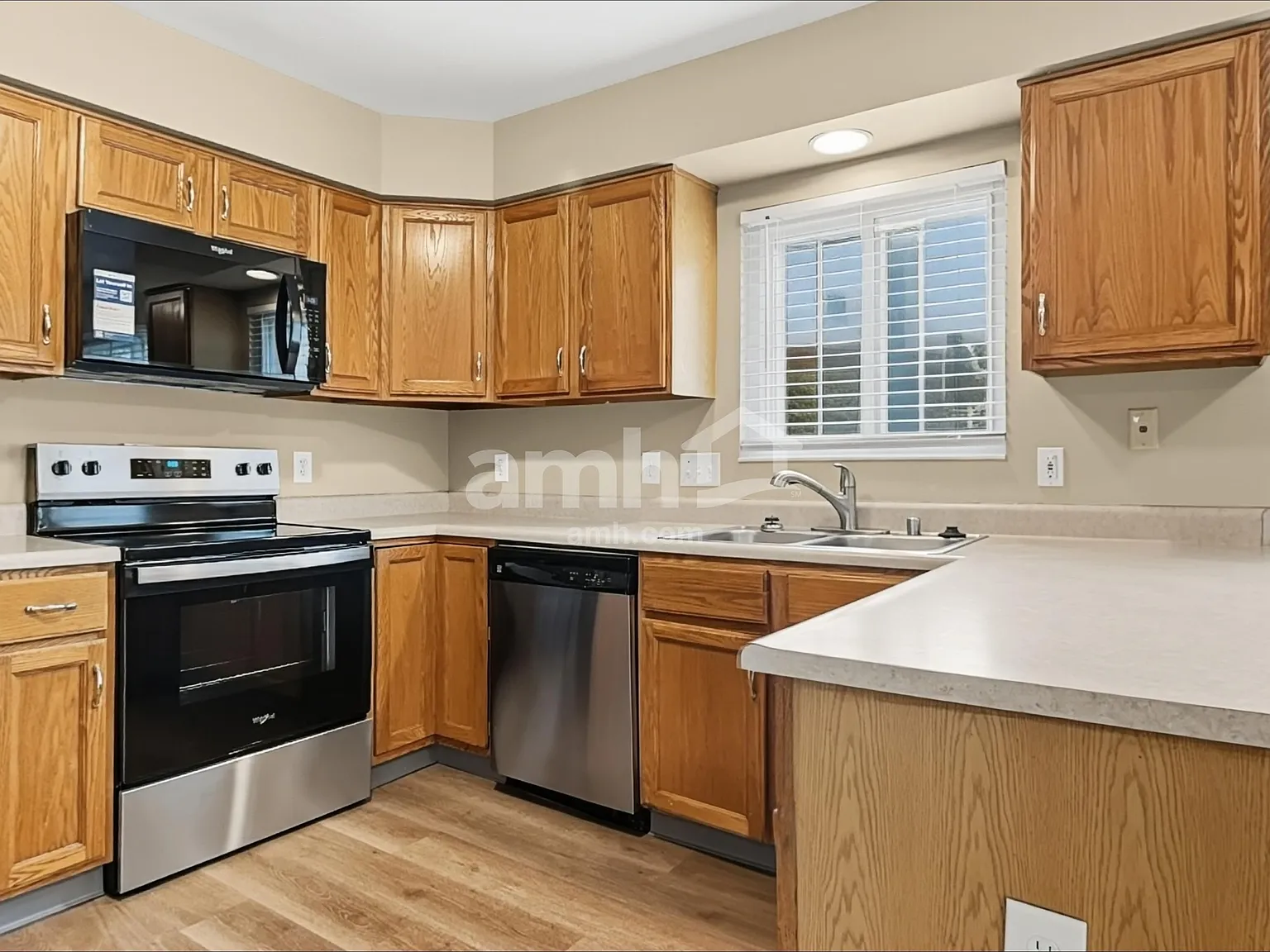4 bed, 2.5 bath, 2127 sqft, $2,665 — Photo 3