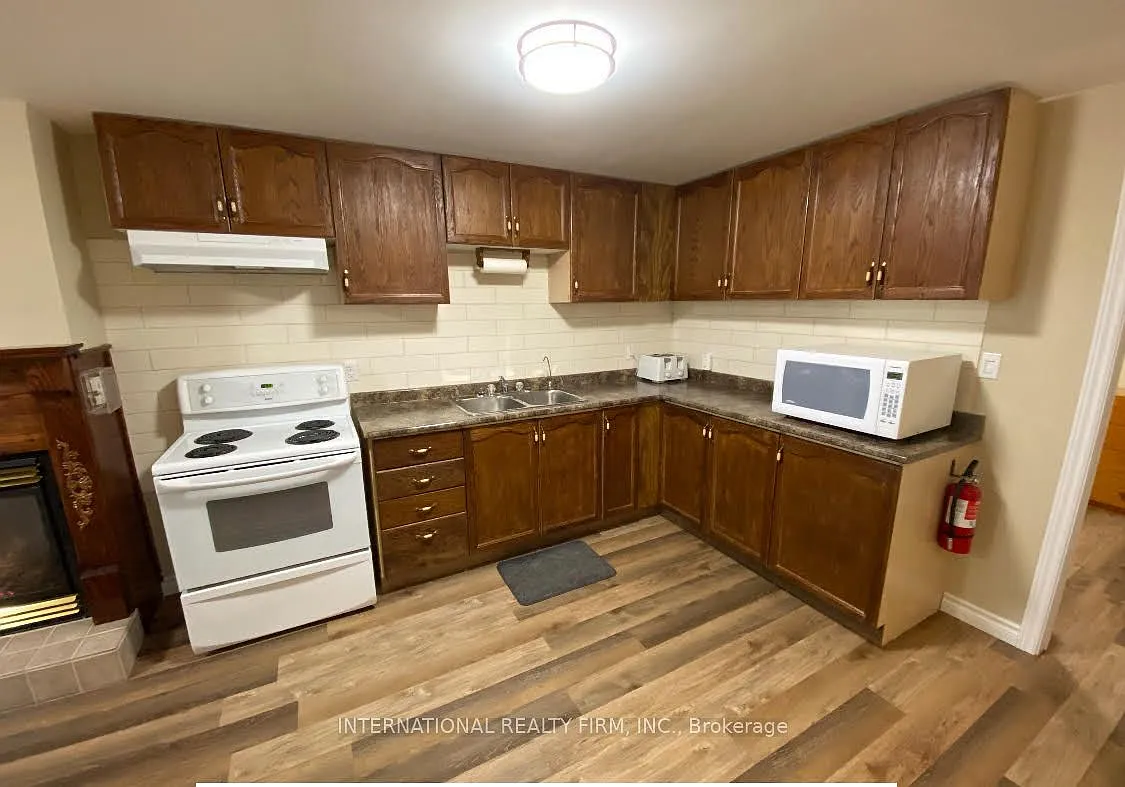 3 bed, $2,000 — Photo 3