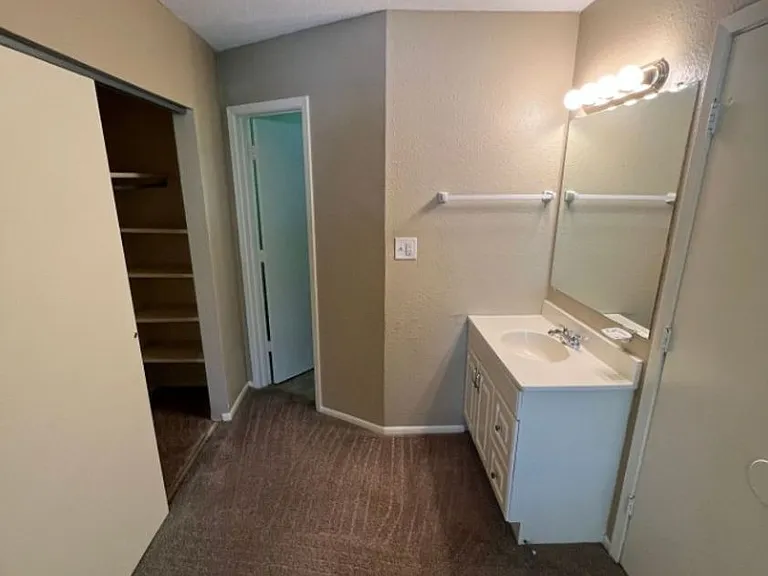 201 NE Westwind Dr #A — Photo 11