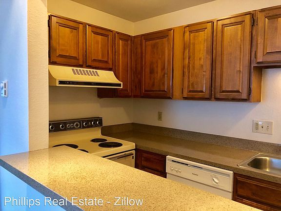 2nd image of 1406 Bellevue Ave APT F