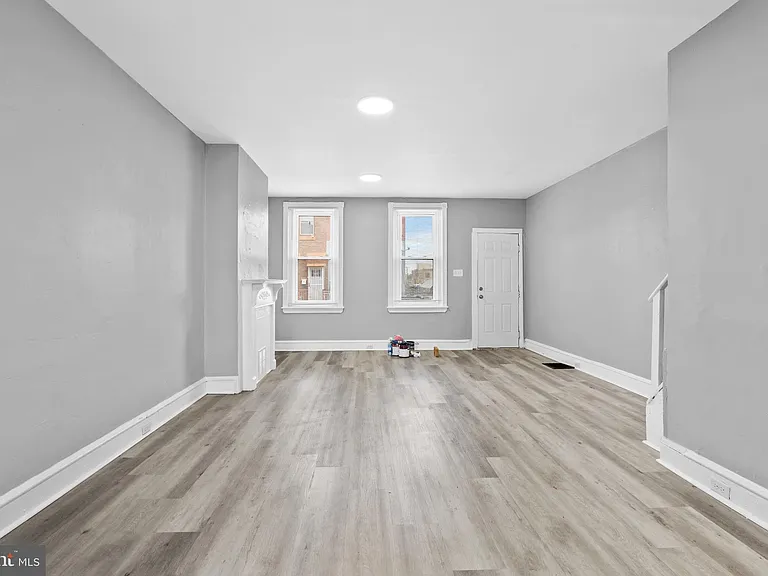 3902 N Fairhill St — Photo 4
