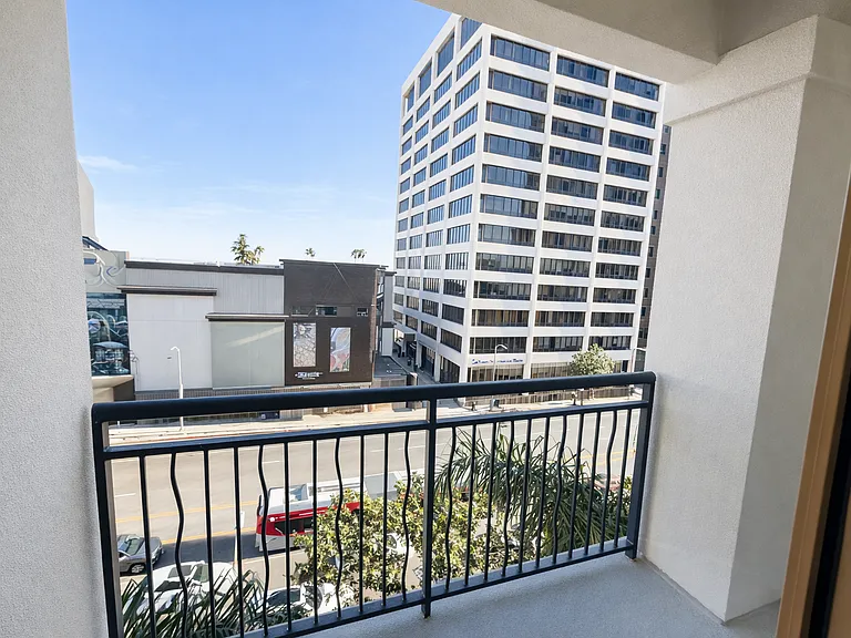 10740 Wilshire Blvd #608 — Photo 17
