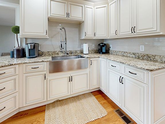 5th image of 2500 Silverstone Ln