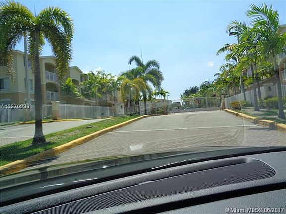 4th image of 13770 NE 3rd Ct APT 103