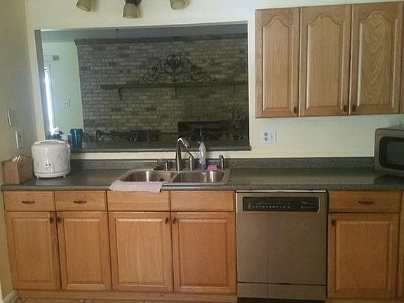 4th image of 631 Coral Way