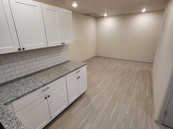 5th image of 647 Hammond Ave #11196433