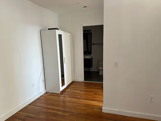 Rented by MySpaceNYC | media 43