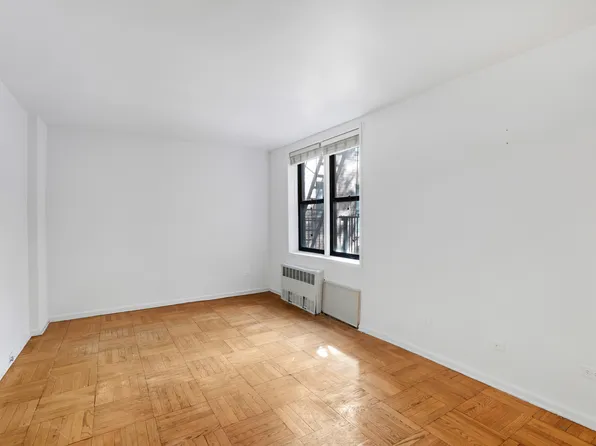 345 Webster Avenue image 5 of 12