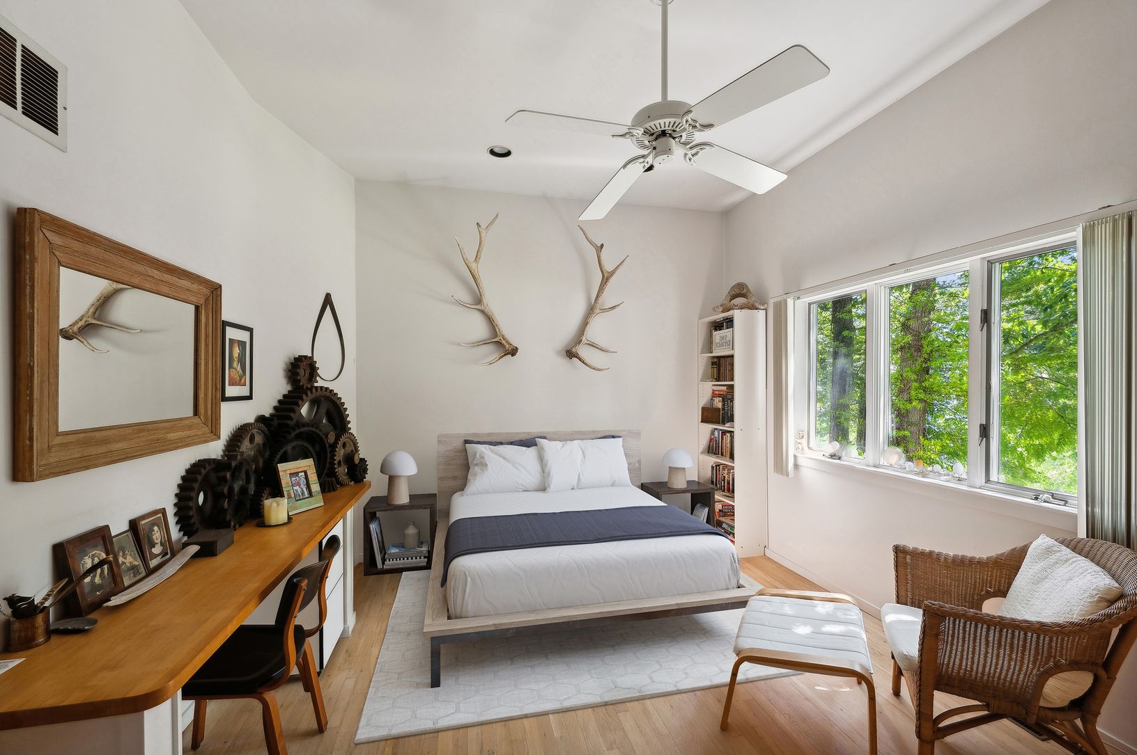  Primary Bedroom (staged)