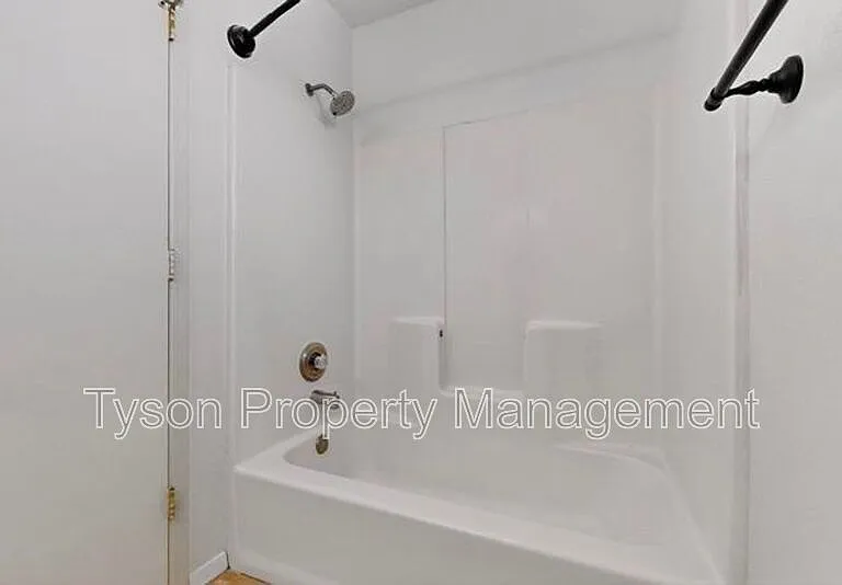 12201 Haines Ave NE #A — Photo 14