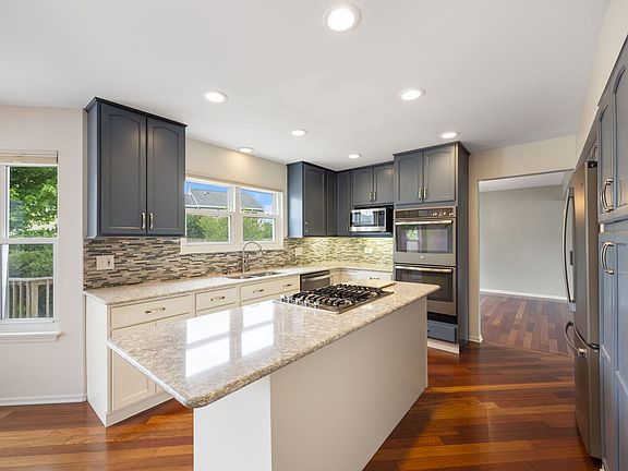 3rd image of 288 Forest Dr