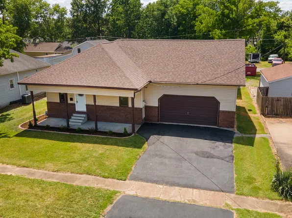 1406 N Glendale St, Marion, IL 62959