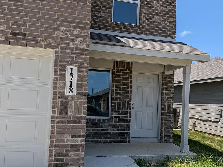 1718 Charlie Cv — Photo 14