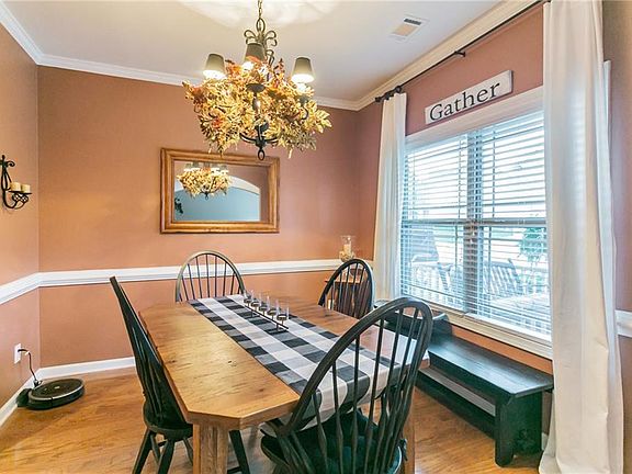 4th image of 9535 Rushmore Cir