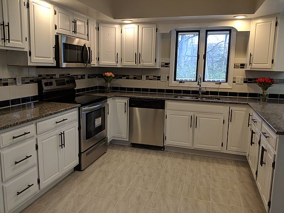 4th image of 3297 Ramblewood Ln