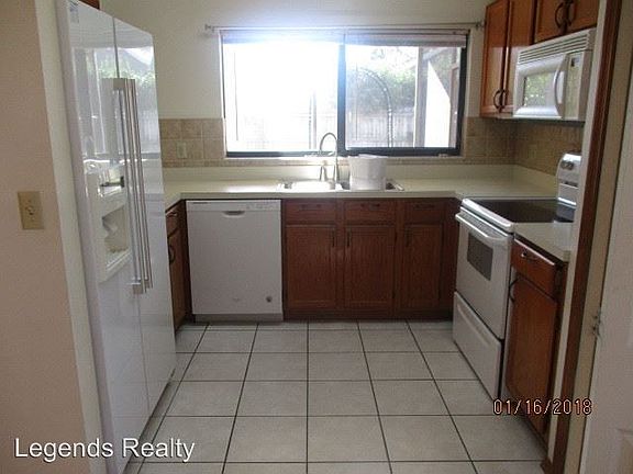4th image of 385 Mainsail Ct