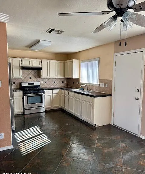12060 Braveheart Ave — Photo 12