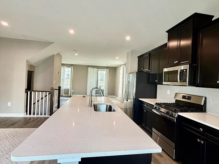 149 Lawndale Dr — Photo 23