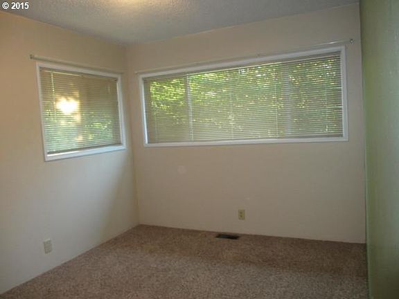 5th image of 1108 SE 20th Ave