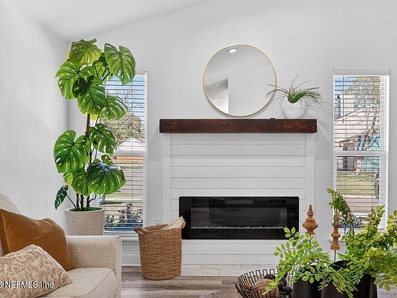 5th image of 8340 SUNFLOWER Court