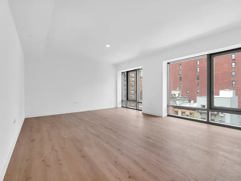 200 E 21st St #7A — Photo 3