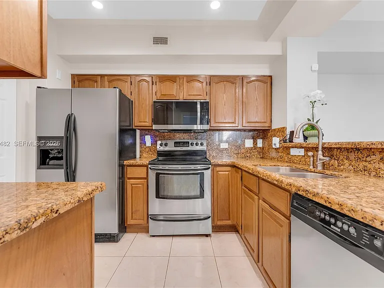 2400 E Preserve Way #101 — Photo 4