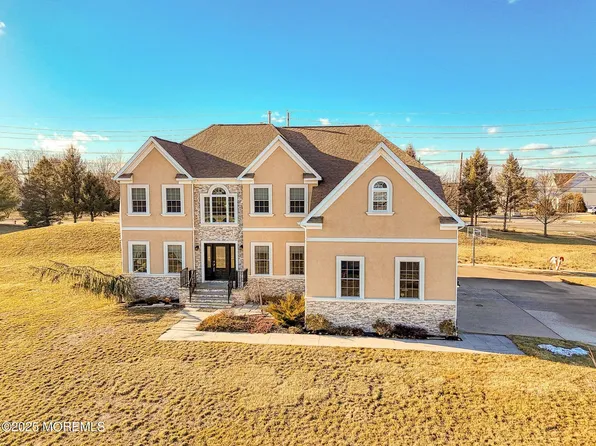 2 Kristen Court, Franklin Twp, NJ 08873