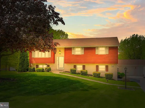 160 Elmwood Ave, Hanover, PA 17331