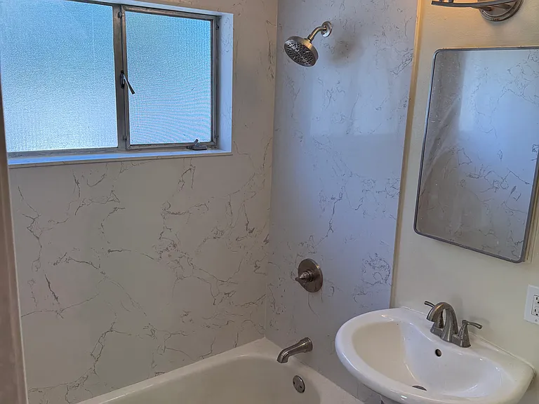 1817 V St #A — Photo 4
