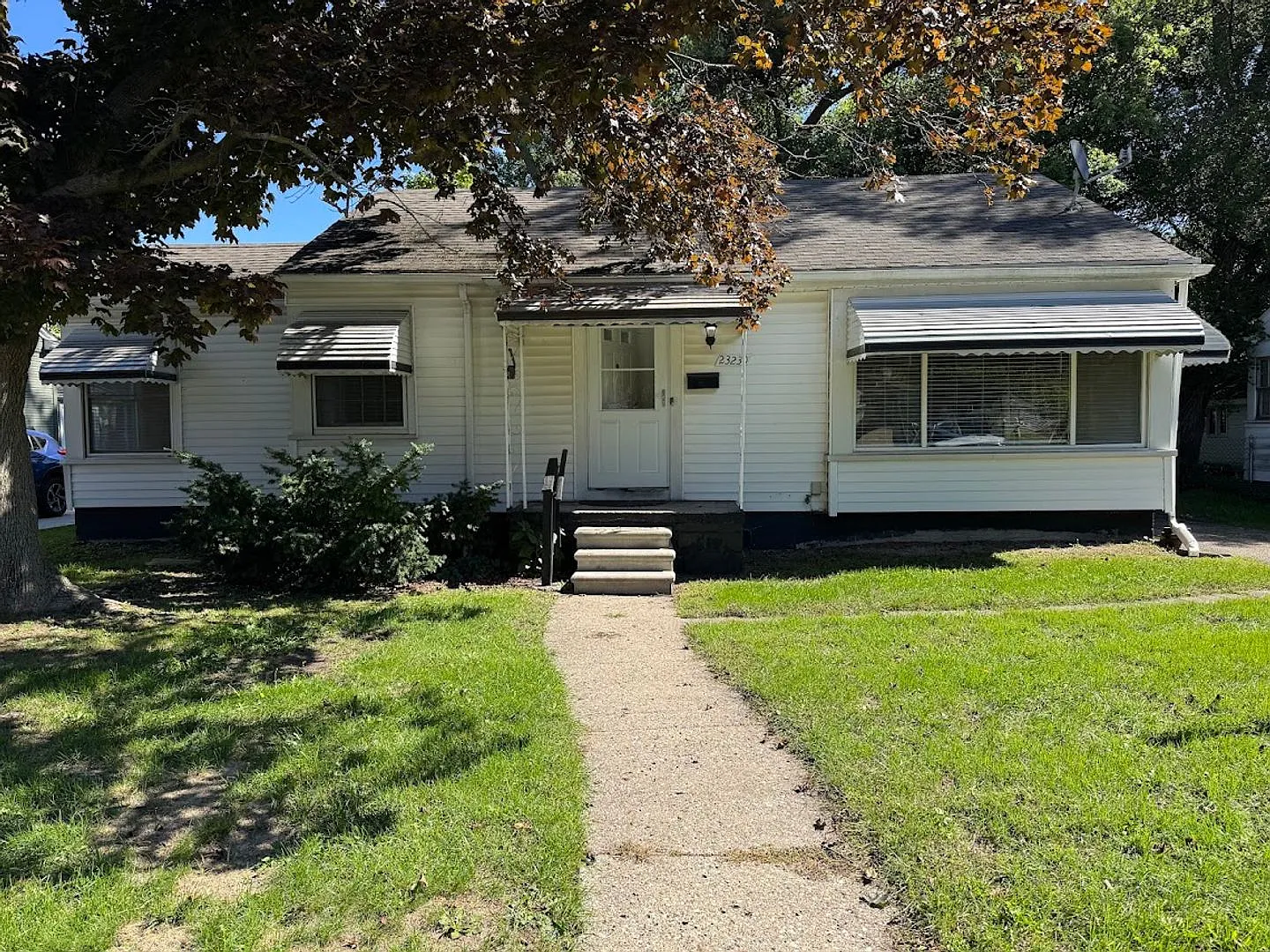 3 Bedroom ranch with basement & fenced yard — Photo 1