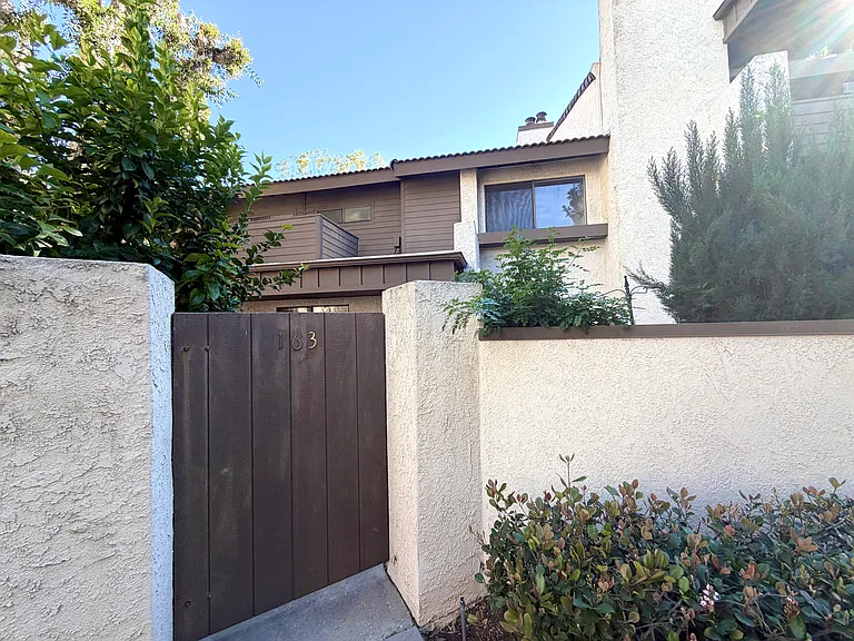 21500 Califa St #163 — Photo 20
