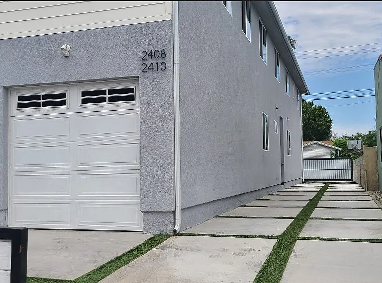 2408 S Redondo Blvd #2408 — Photo 3