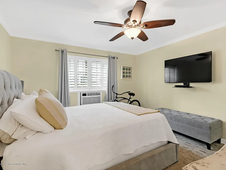 709 Ocean Ave #5 — Photo 5